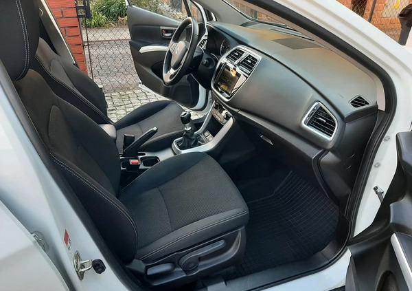 Suzuki SX4 S-Cross cena 66900 przebieg: 71400, rok produkcji 2018 z Tomaszów Mazowiecki małe 562